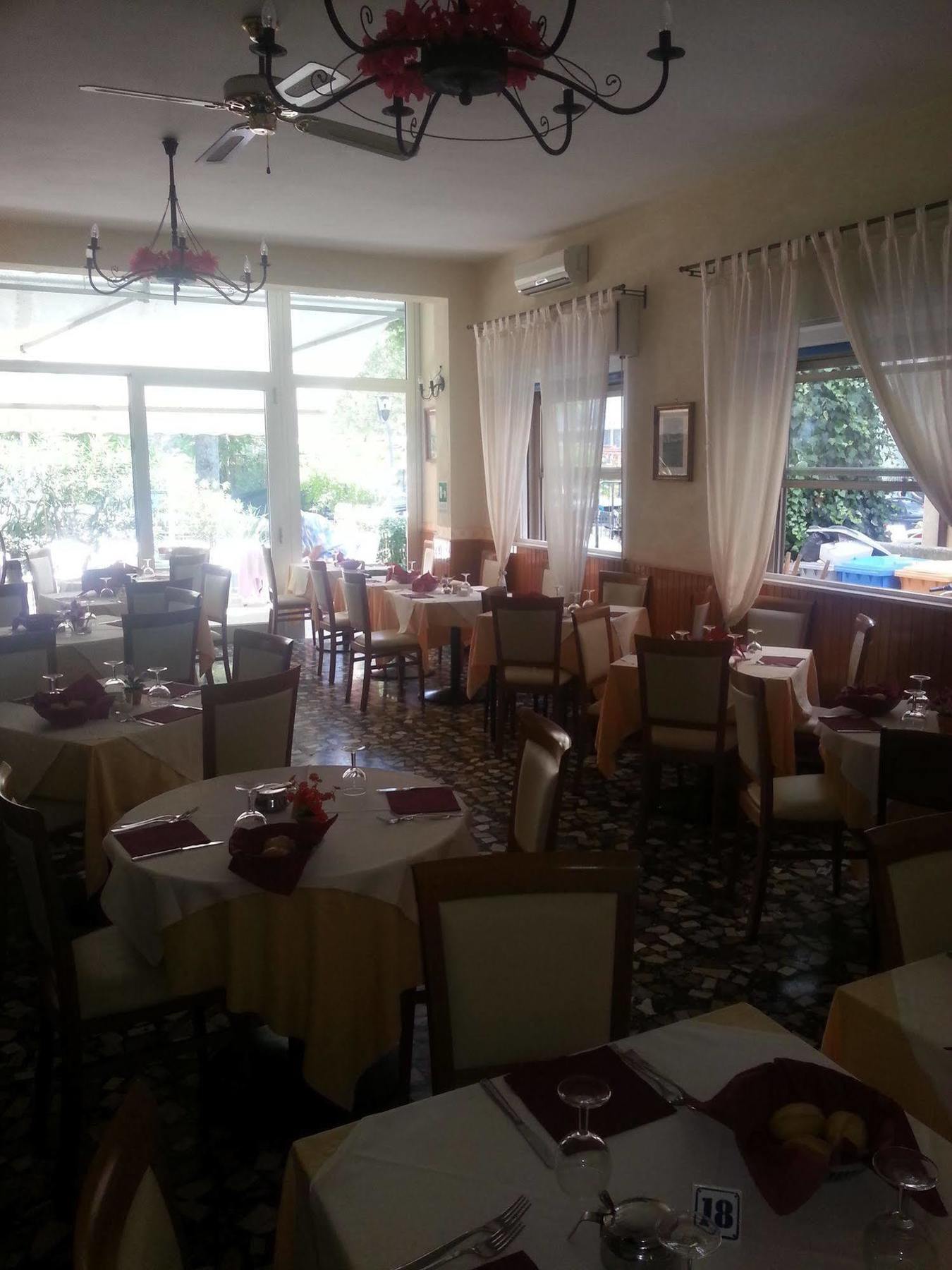 Mehari Rimini - Family Hotel Экстерьер фото
